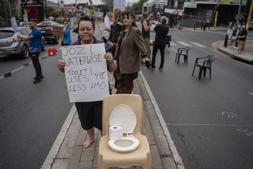 Despite President’s promise, Joburg protesters say they still have no water